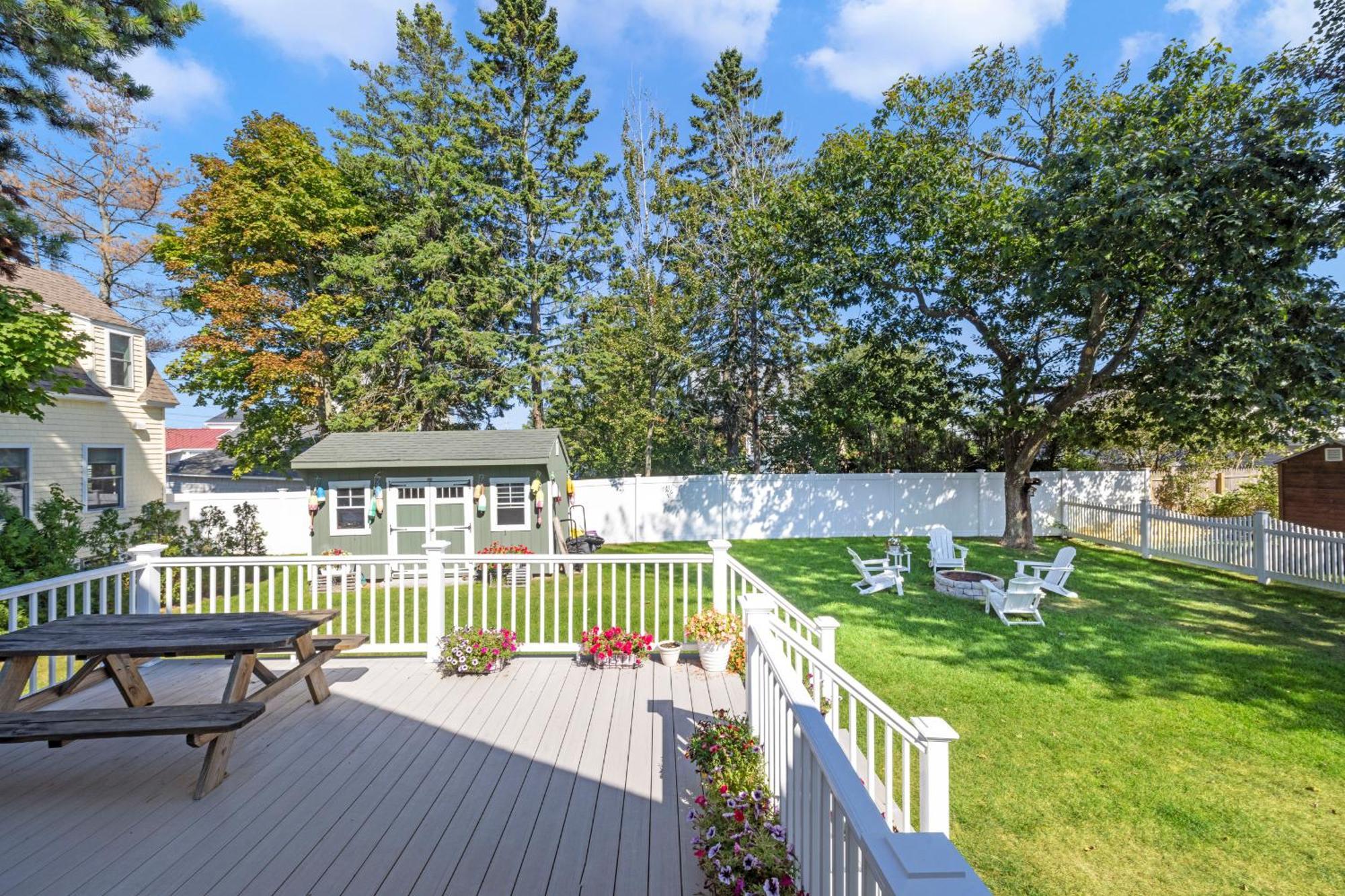 Pine Point Beach House With Deck, Fire Pit & Porch Scarborough Exterior foto